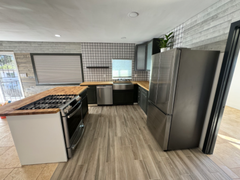 317N E Mission Rd #317 - Photo 2 of 10