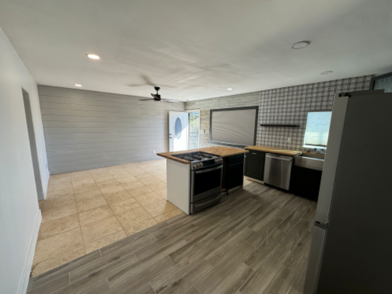 317N E Mission Rd #317 - Photo 4 of 10