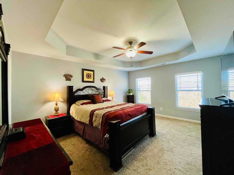 876 Queen City Cres - Photo 7 of 21