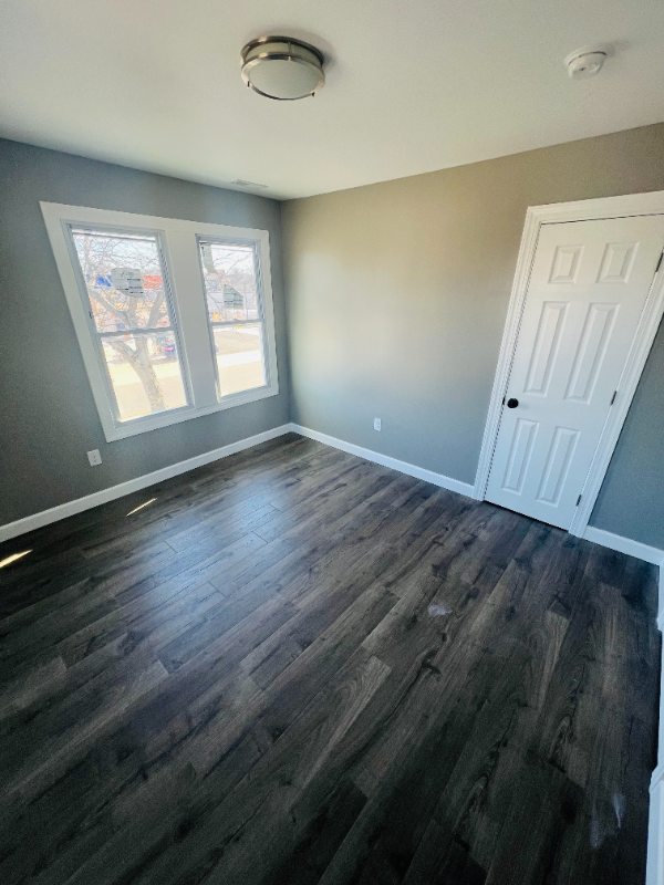 820 High St N #B - Photo 3 of 7