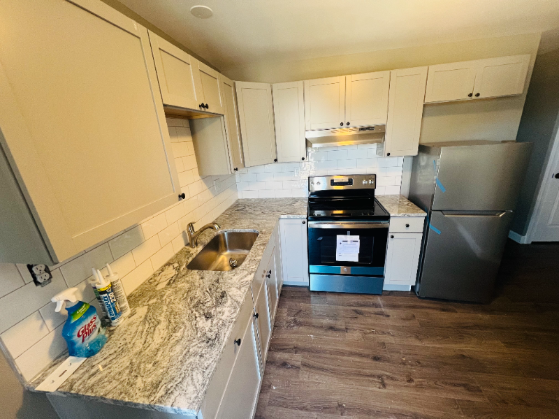 820 High St N #B - Photo 4 of 7