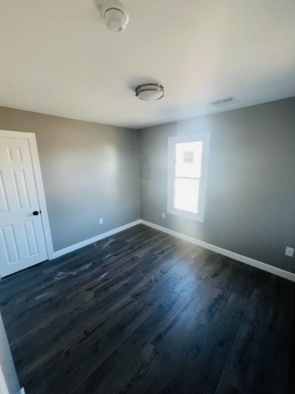 820 High St N #B - Photo 6 of 7