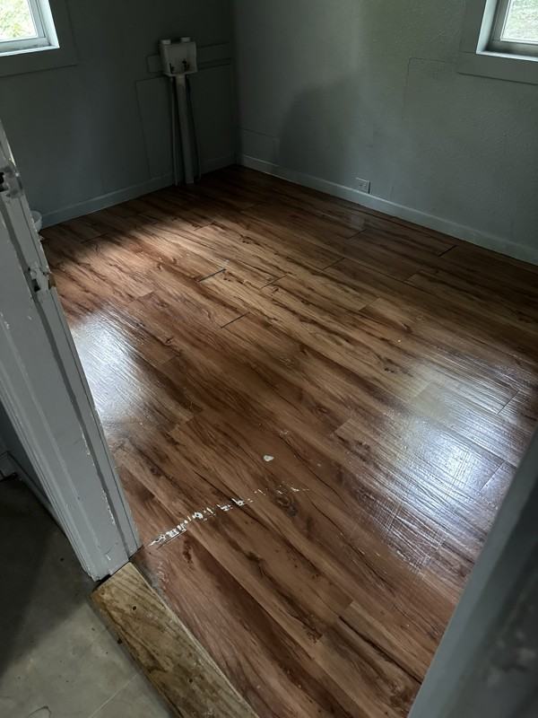 1346 Summers St - Photo 2 of 6