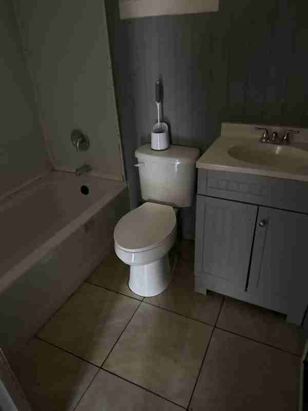 1346 Summers St - Photo 5 of 6