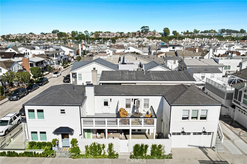 300 1/2 Coral Ave #1-2 - Photo 7 of 8