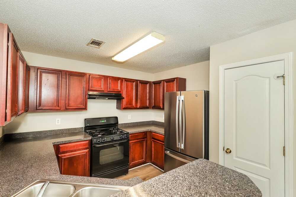 1906 Dalton Way - Photo 7 of 17