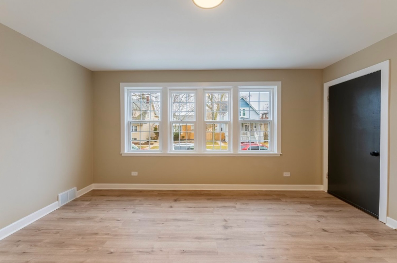 3007 Euclid Ave #1 - Photo 3 of 14