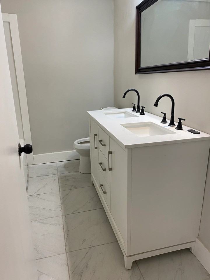 112 N Commerce St #2 - Photo 5 of 10