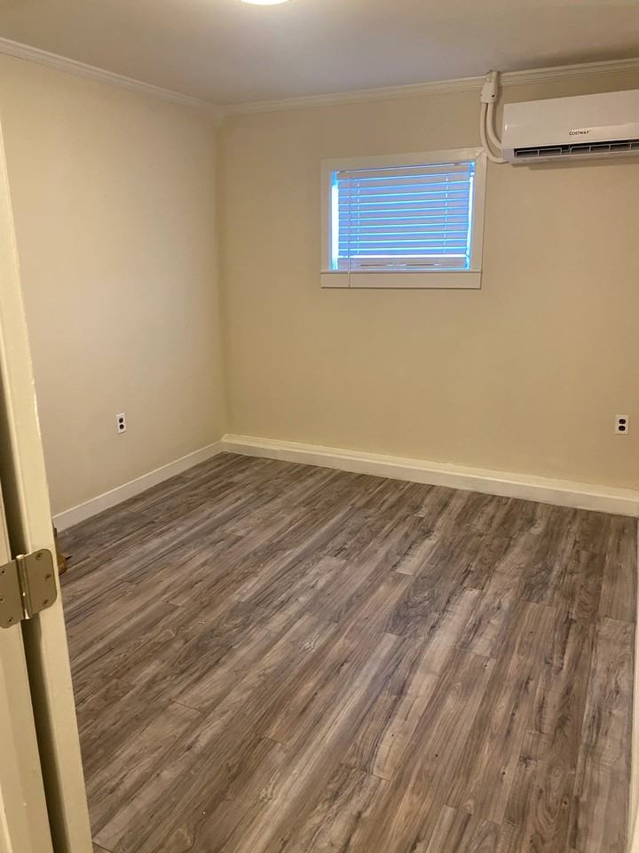 112 N Commerce St #2 - Photo 7 of 10