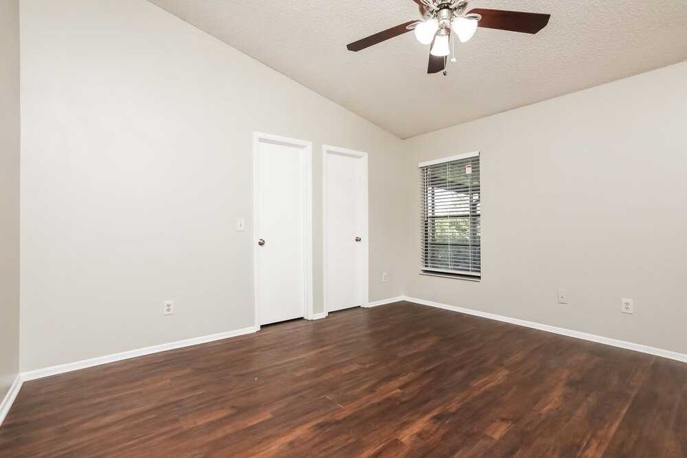 806 E Charing Cross Cir - Photo 7 of 16