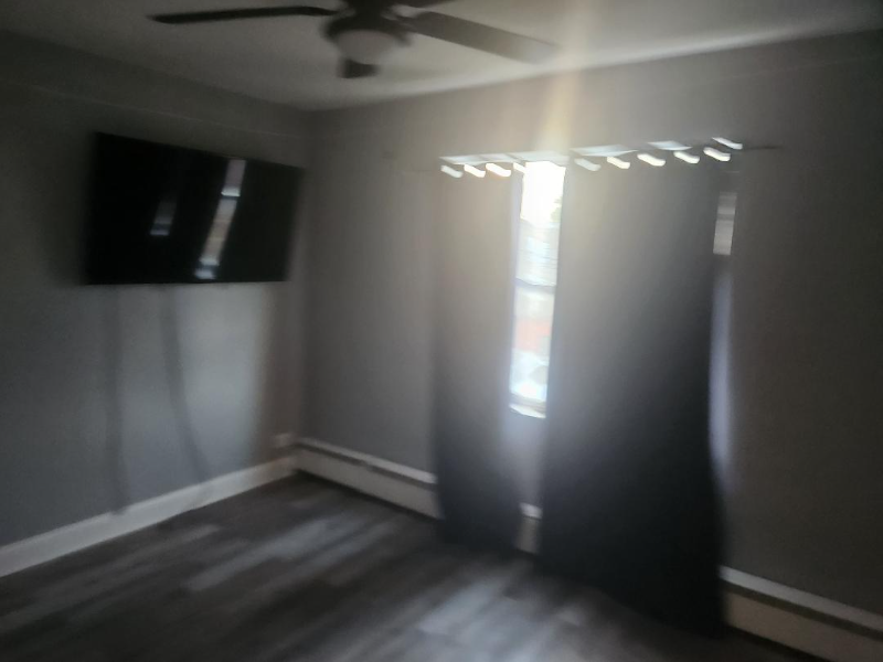 5078 W Adams St 1st Fl #1 - Photo 3 of 7