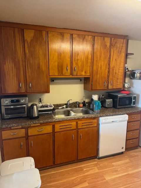 3319 Harvey St #3319F - Photo 6 of 17