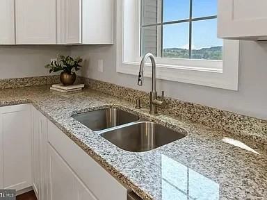 321 Avon Dr - Photo 5 of 13