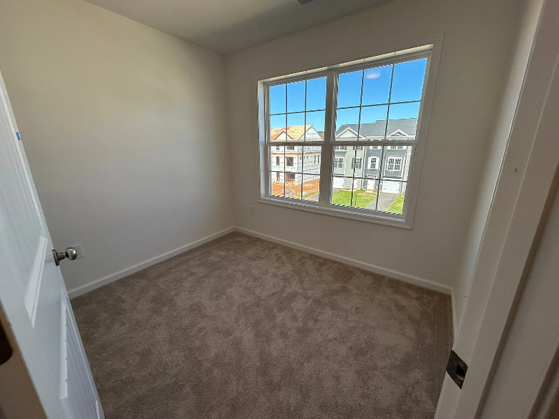 321 Avon Dr - Photo 3 of 6
