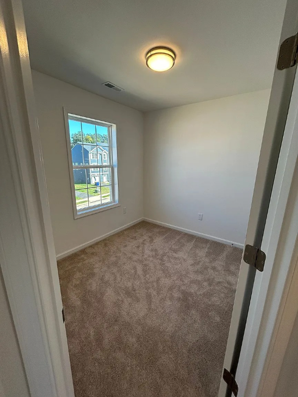 321 Avon Dr - Photo 5 of 6