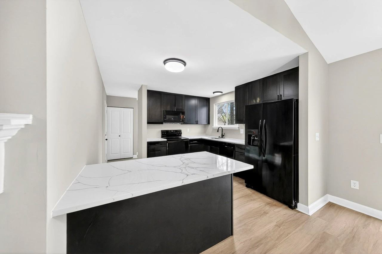 1309 Whispering Ridge Ln - Photo 3 of 26