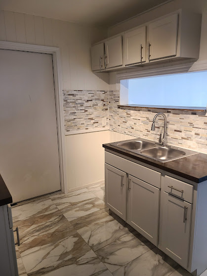 703 College St #703 - Photo 3 of 5