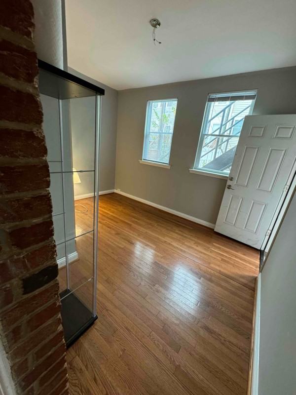 1424 Staples St Ne #1 - Photo 2 of 20