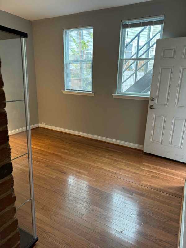 1424 Staples St Ne #1 - Photo 4 of 20