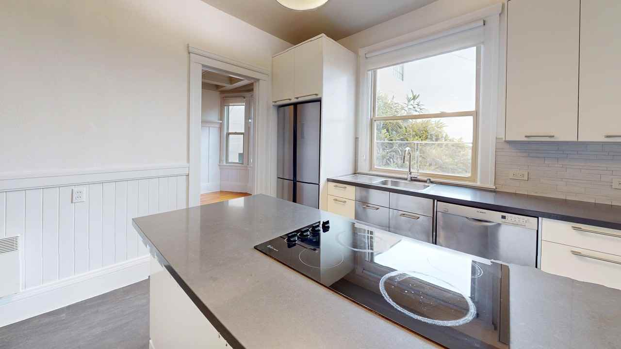 1030 Sacramento St - Photo 4 of 41