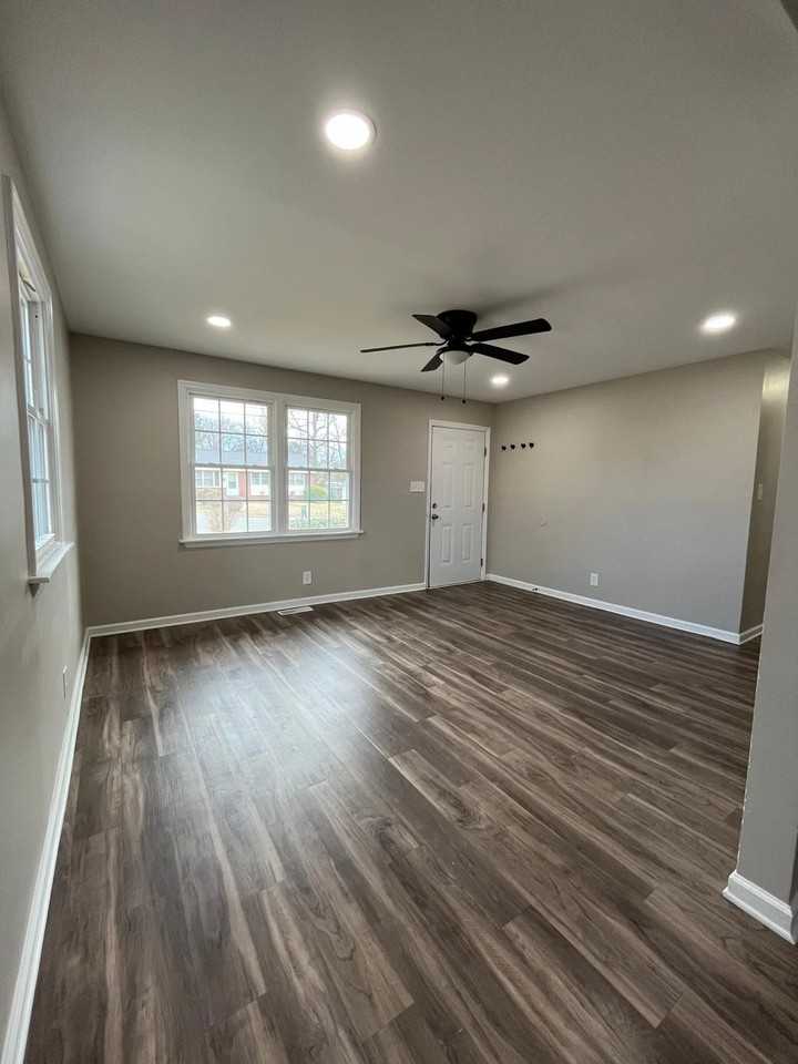 1610 Eastwood Ave - Photo 3 of 18