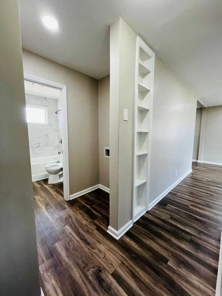 1610 Eastwood Ave - Photo 7 of 18