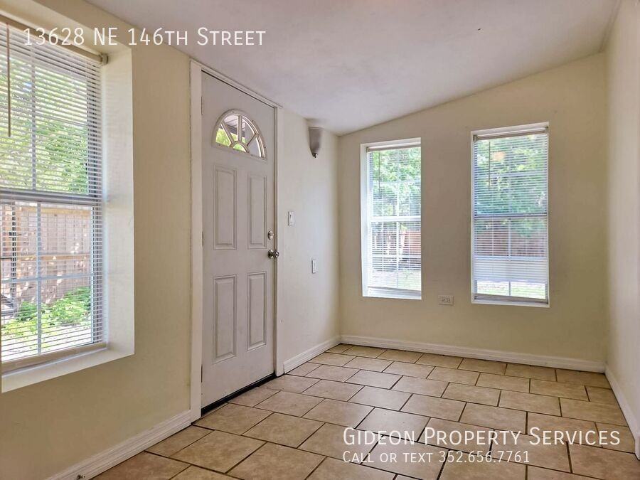 13628 Ne 146th St - Photo 4 of 25