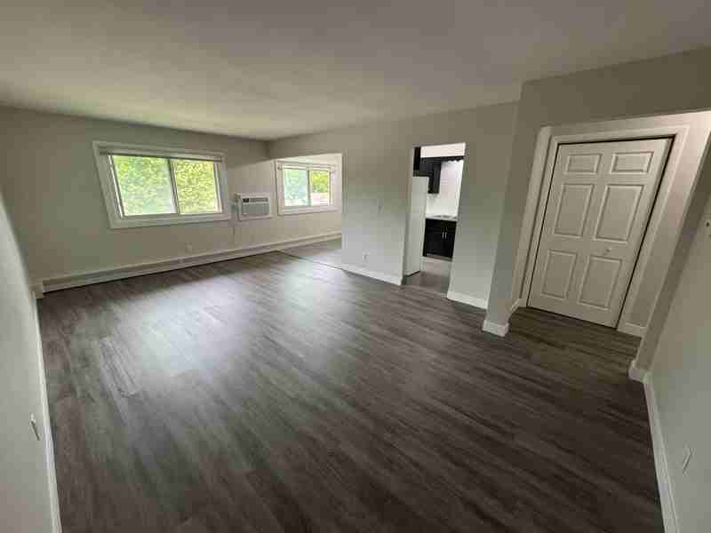 7902 Venus St - Photo 5 of 7