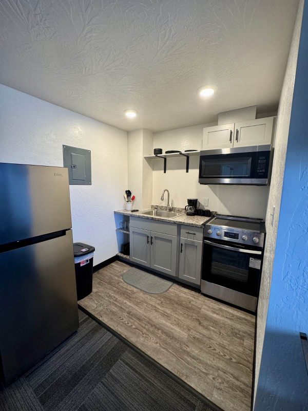 316 E Flaming Gorge Way #203 - Photo 4 of 7