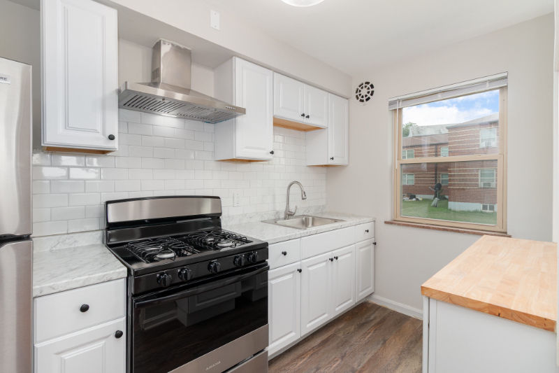 1607 Asmann Ave #2 - Photo 4 of 24