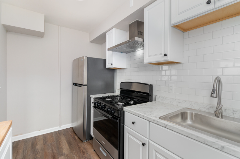 1607 Asmann Ave #2 - Photo 5 of 24