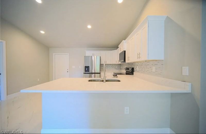 721 Knox Ave S - Photo 3 of 14