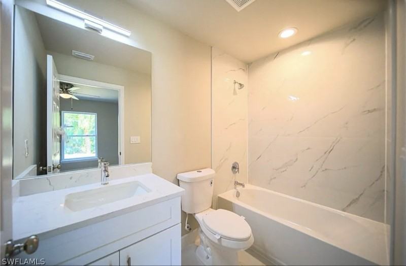 721 Knox Ave S - Photo 4 of 14