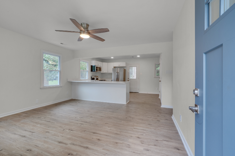 1911 Capps St - Photo 5 of 7