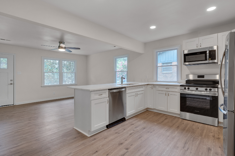 1911 Capps St - Photo 2 of 4