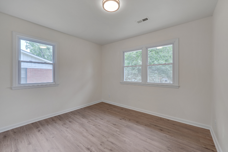 1911 Capps St - Photo 3 of 4
