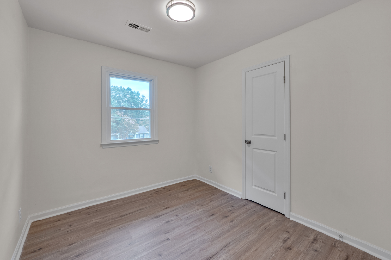 1911 Capps St - Photo 3 of 7