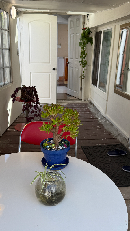 18641 Crabtree Ave - Photo 4 of 11