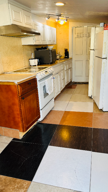 18641 Crabtree Ave - Photo 6 of 11