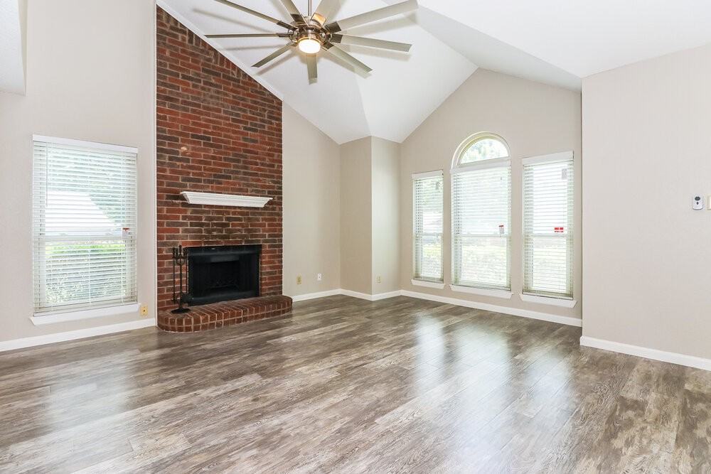 3645 Fairview Dr - Photo 2 of 19