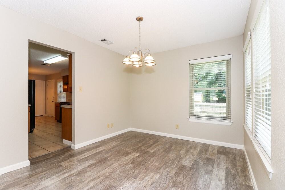 3645 Fairview Dr - Photo 5 of 19