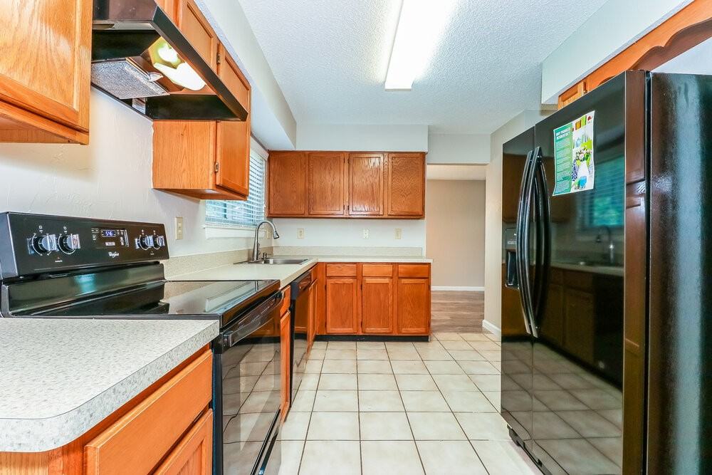 3645 Fairview Dr - Photo 7 of 19