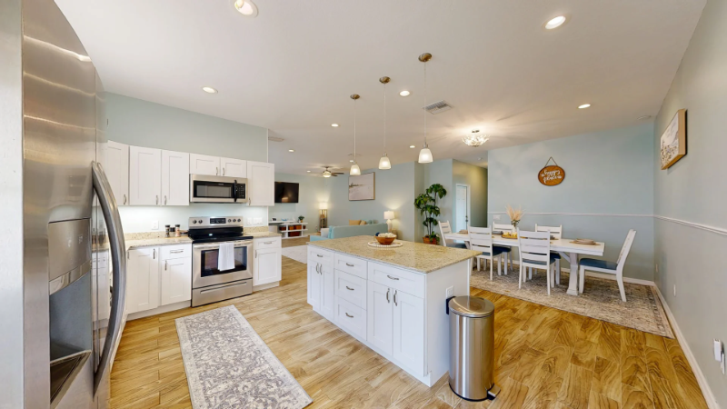 8995 82nd Ave - Photo 4 of 20