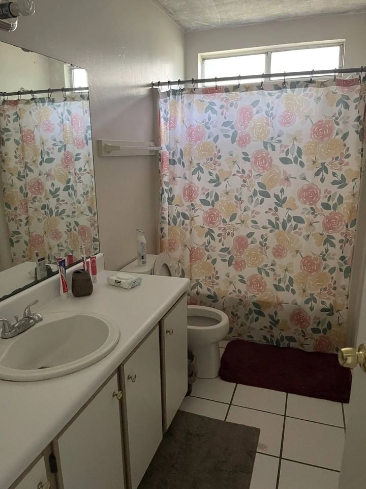 2210 Amelia Cir - Photo 5 of 7