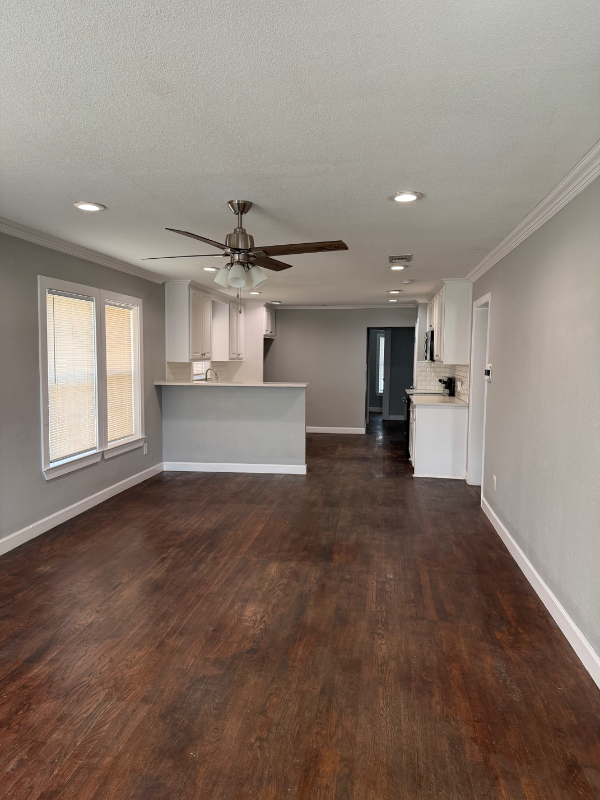 2815 Kingston St - Photo 2 of 11
