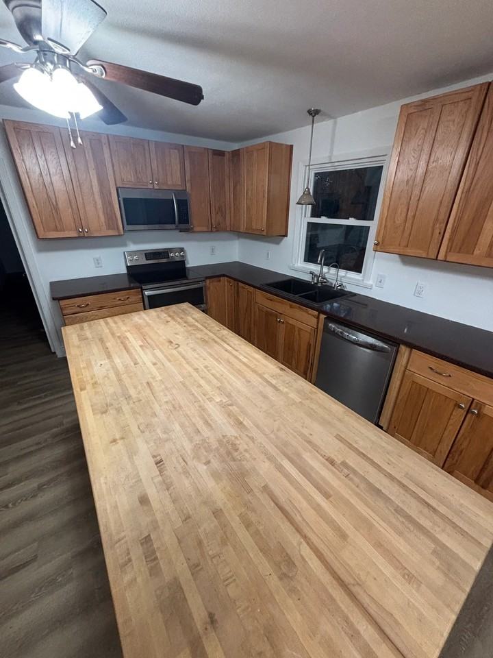 2218 Saunders St - Photo 4 of 13