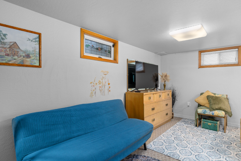 1204 Avenue E #B - Photo 4 of 8