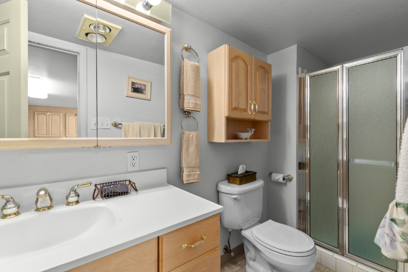 1204 Avenue E #B - Photo 6 of 8