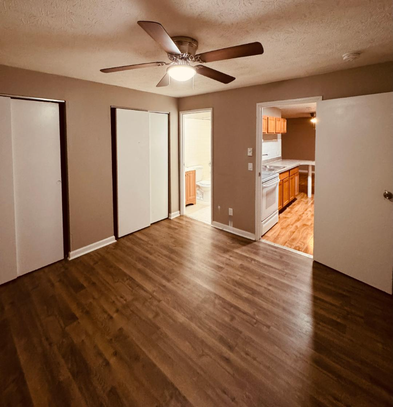 2602 Chesterfield Ct #10 - Photo 7 of 8