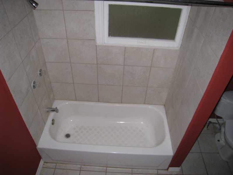 1112 W 4th St - Photo 5 of 14